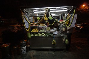 Juice stall at Mumbai night Juice stall at Mumbai night
