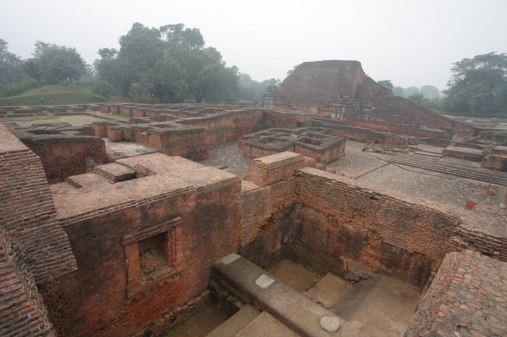 Nalandan raunioita
