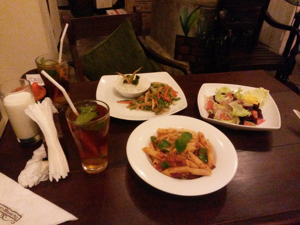 Surprisingly good Pasta Arrabiata, interesting beetroot & orange salad and pretty basic veg wok at the Heritage Cafe in Galle.