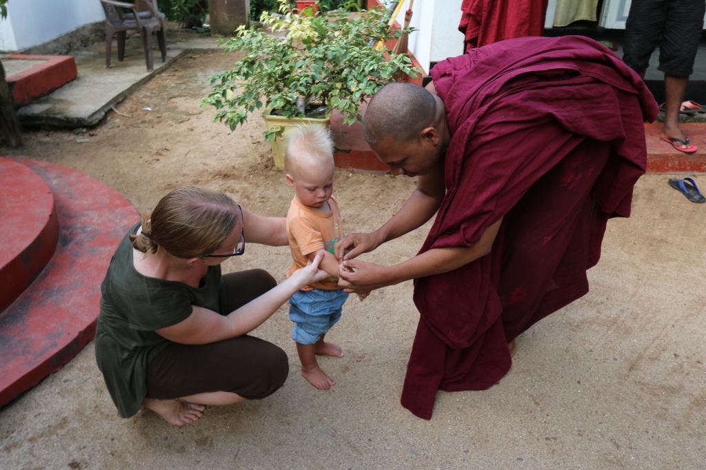 The head monk of Sri Thapodanaramaya temple gave Eero a blessing